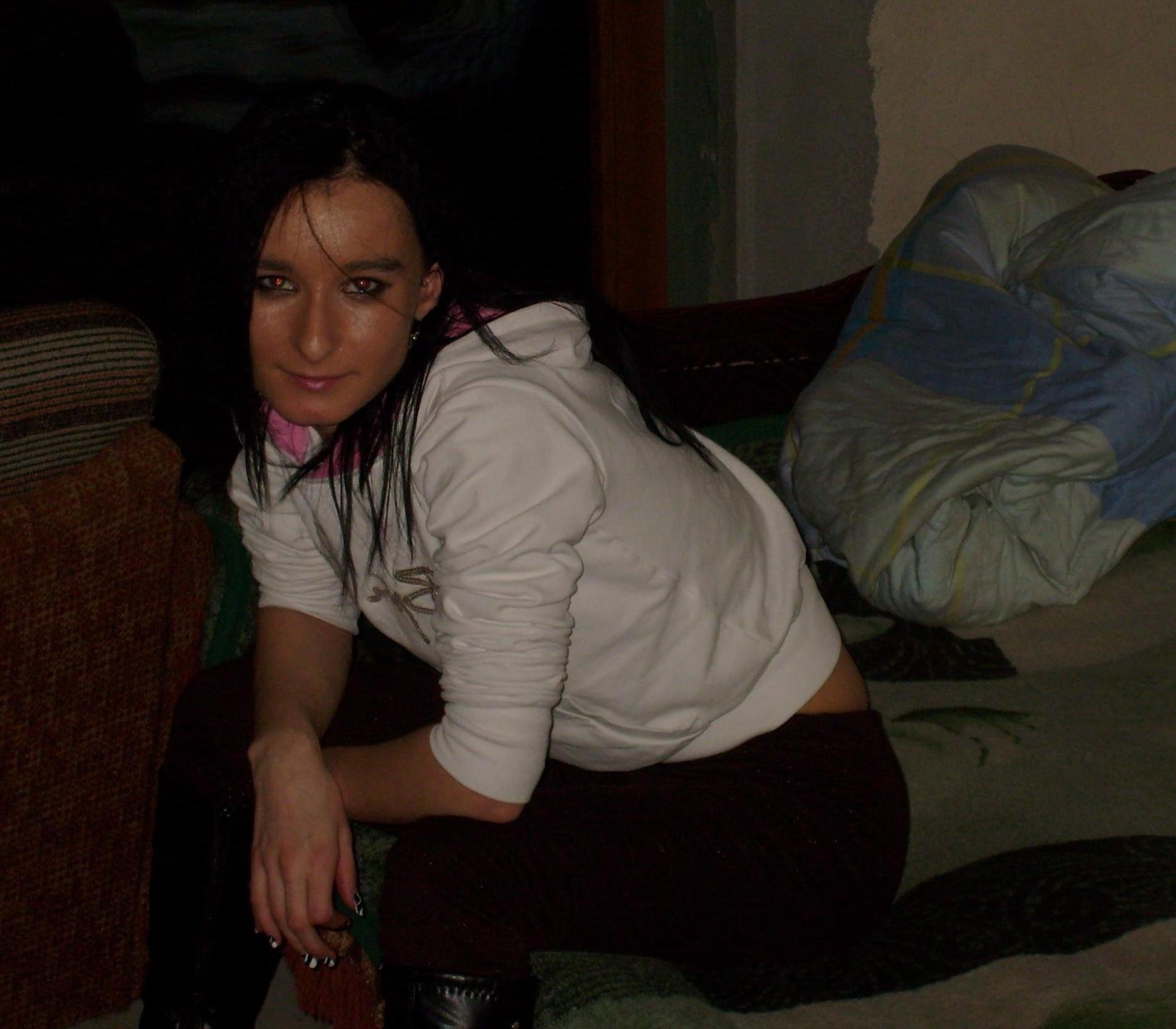 Schwarzhaarige-Lotte aus Niederösterreich,Österreich